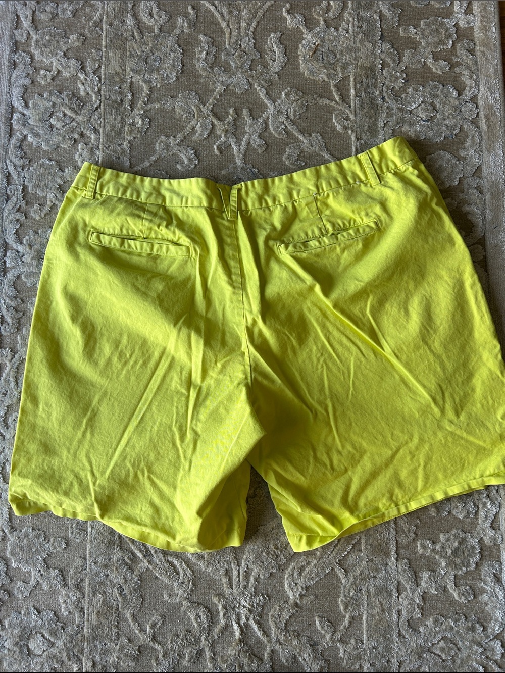 GAP Women’s Shorts - Picture 3 of 5